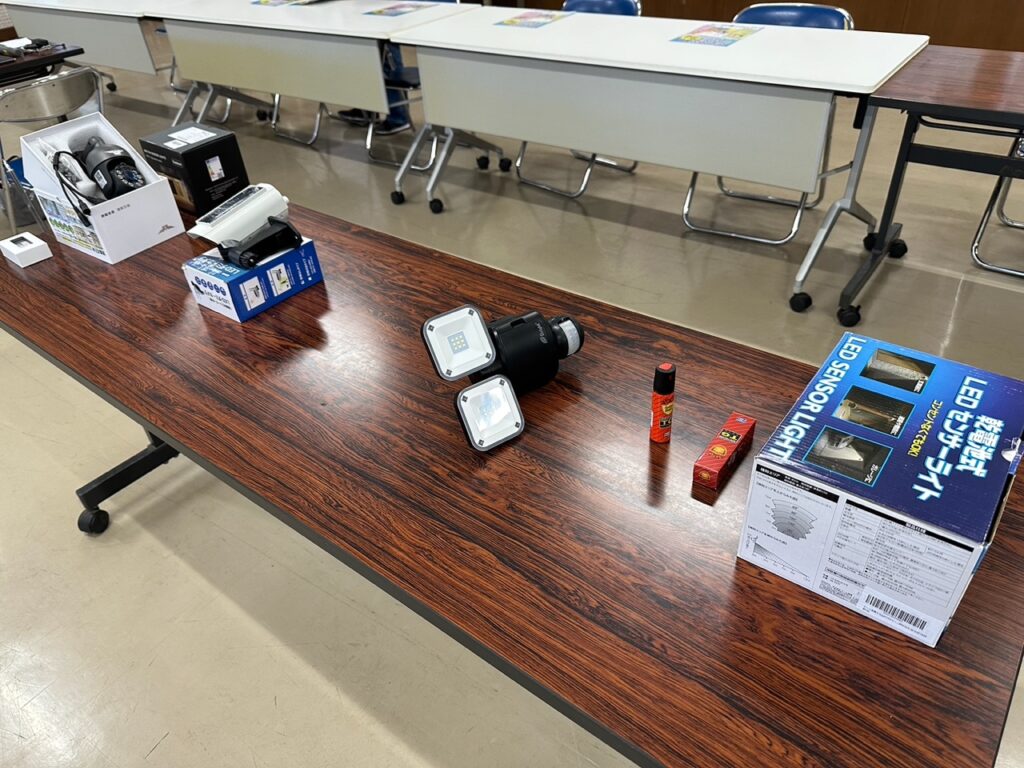 防犯カメラ 防犯ライト 防犯スプレー