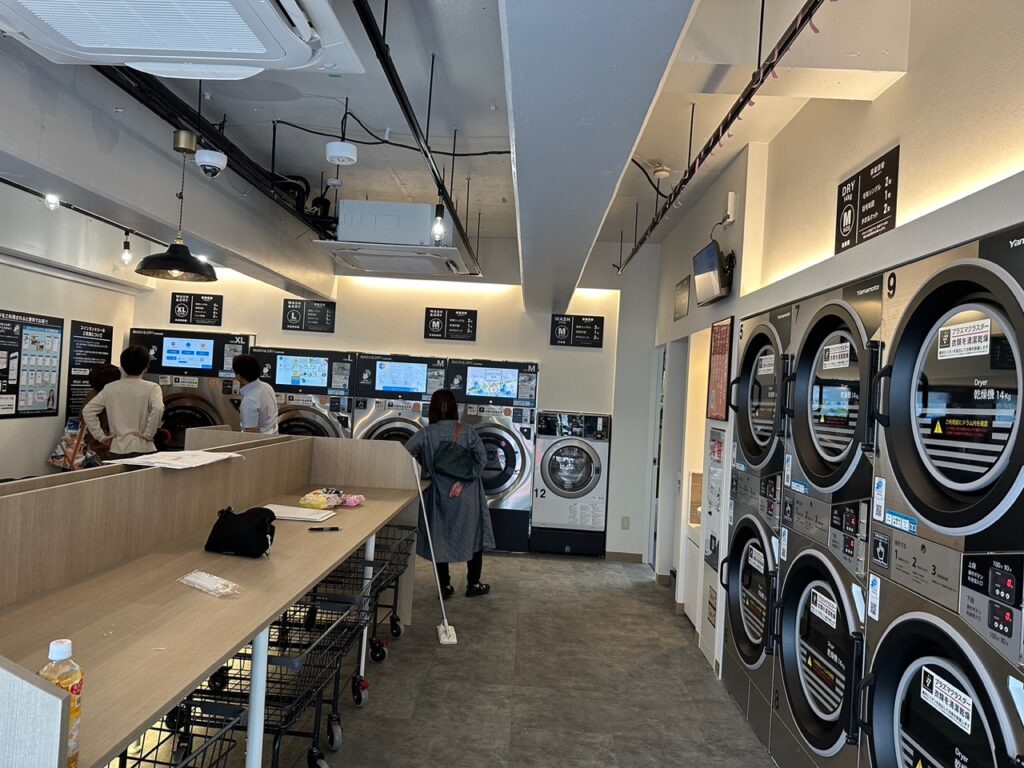 コインランドリー　県内初機器導入　グランドオープン