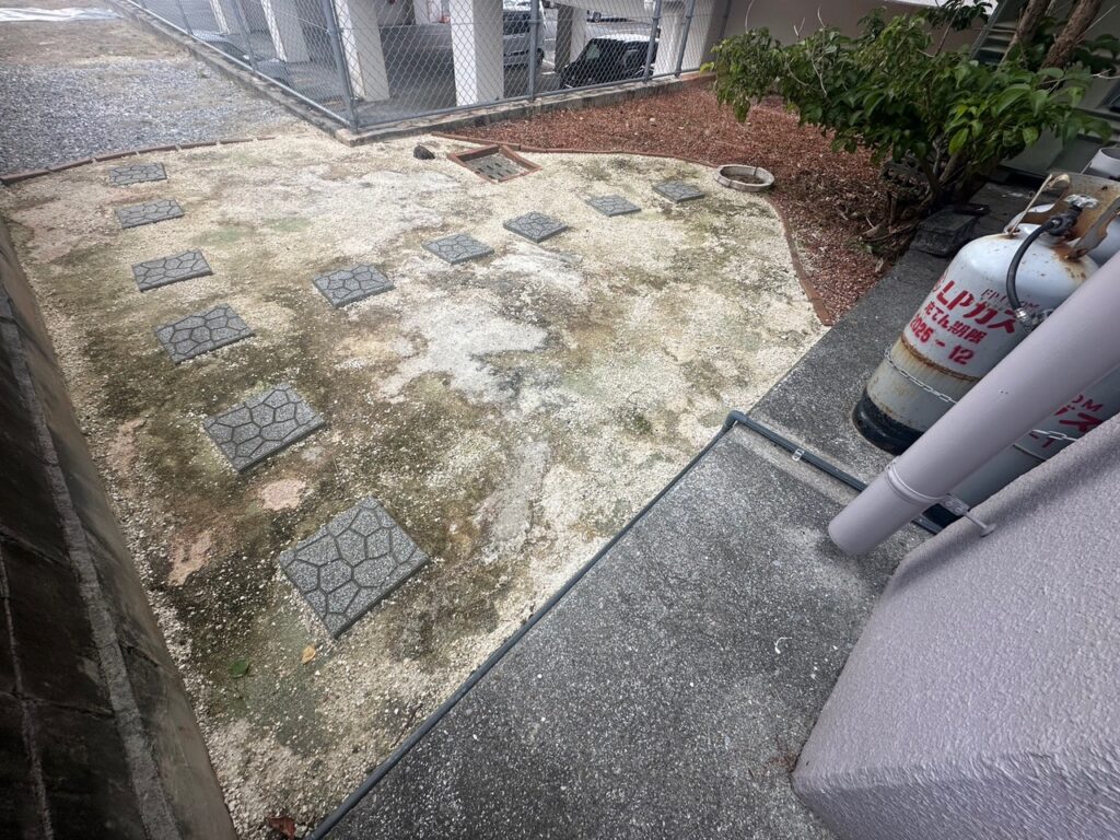 草なしくん施工後７年目　雑草対策　防草土