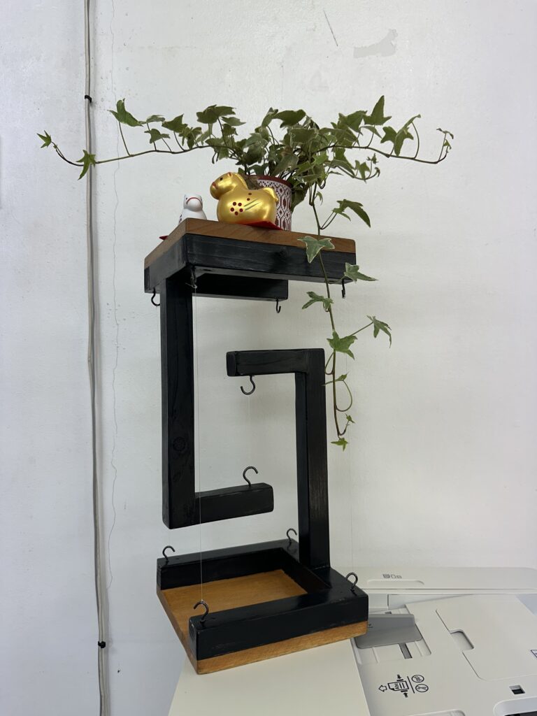 ハンドメイド　棚　宙に浮いてる