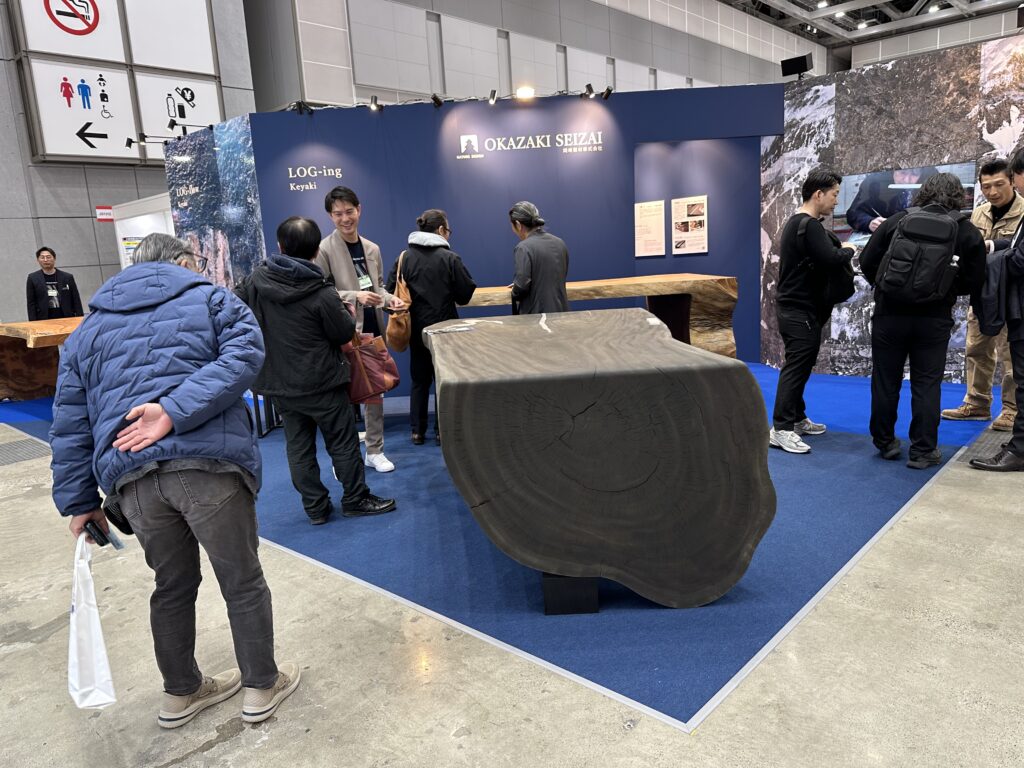 東京ビックサイト　木材