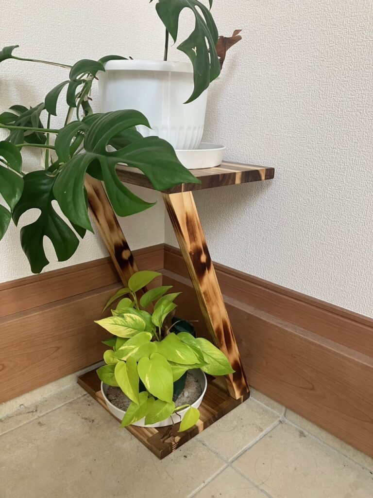 手作りの棚　観葉植物スタンド　プレゼント