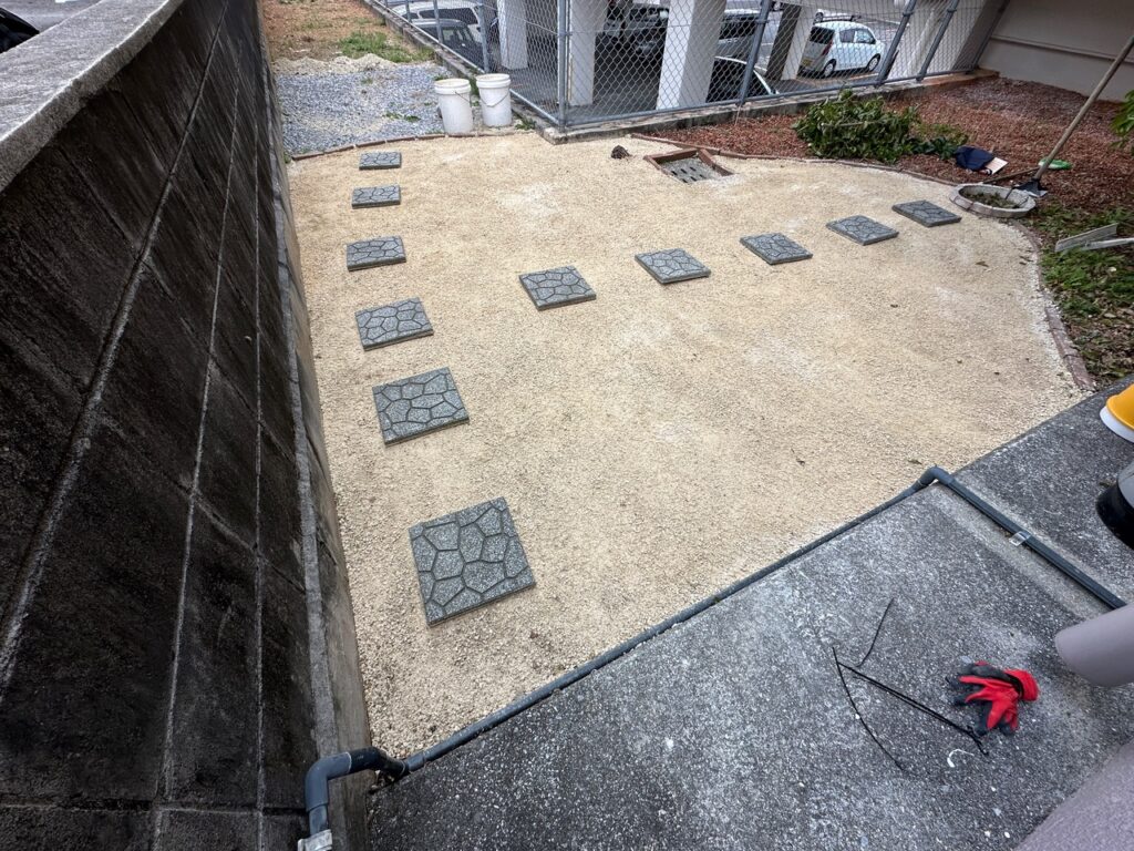 展示場　７年経過　雑草生えてない