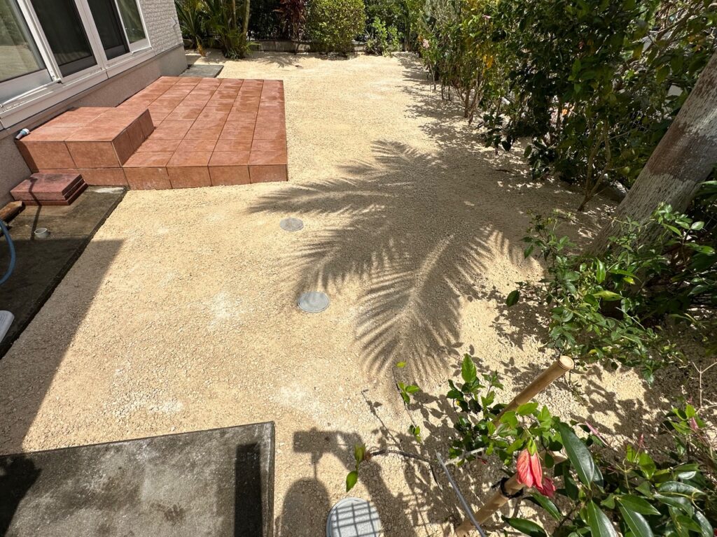 草なしくん施工後　樹木はそのまま　雑草対策