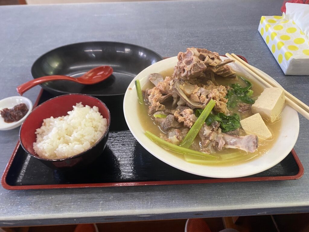 骨汁　沖縄　食堂