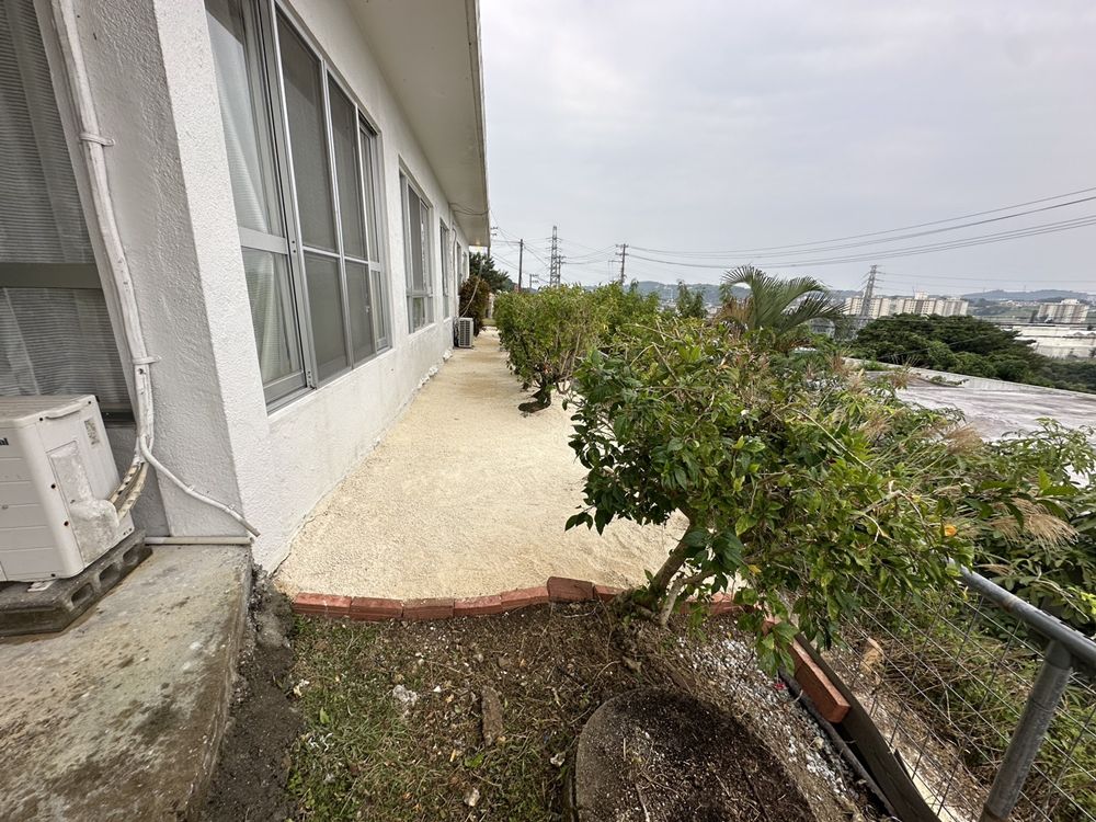 施工後：草なしくん施工完了