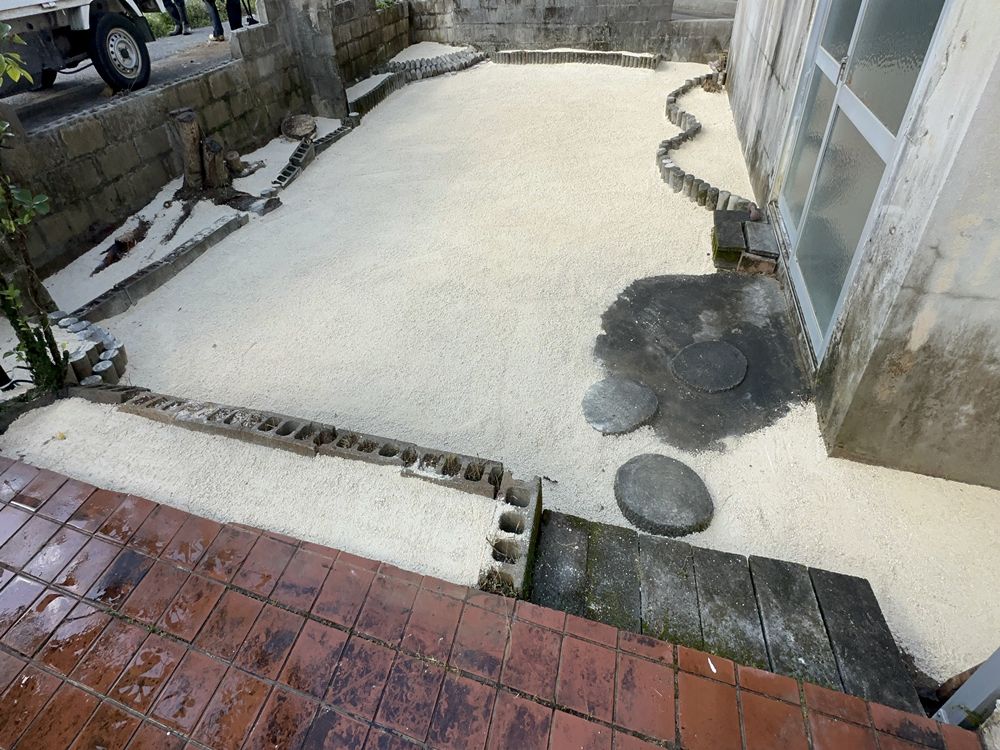 施工後：草なしくん施工完了